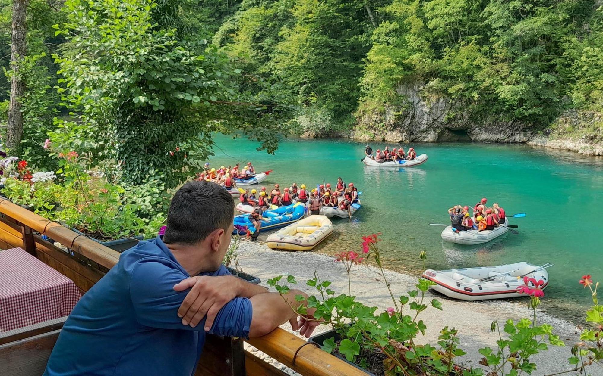 Rafting Camp Encijan Hotell Foca Exteriör bild
