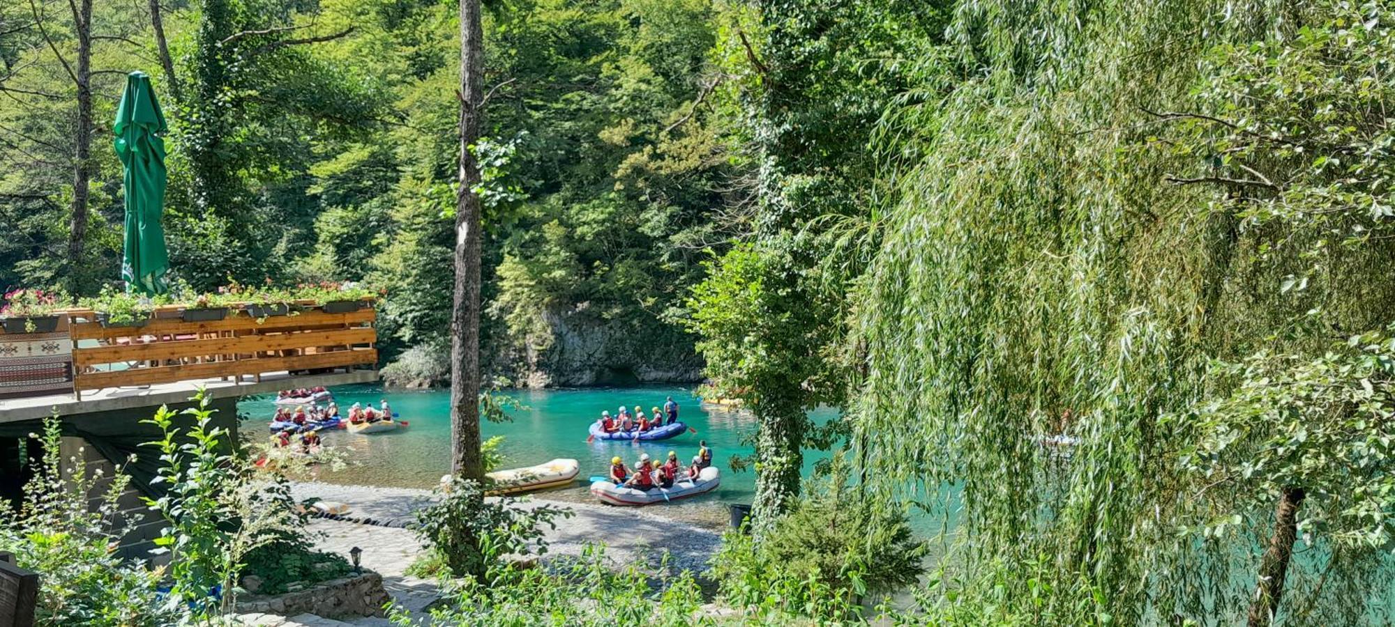 Rafting Camp Encijan Hotell Foca Exteriör bild
