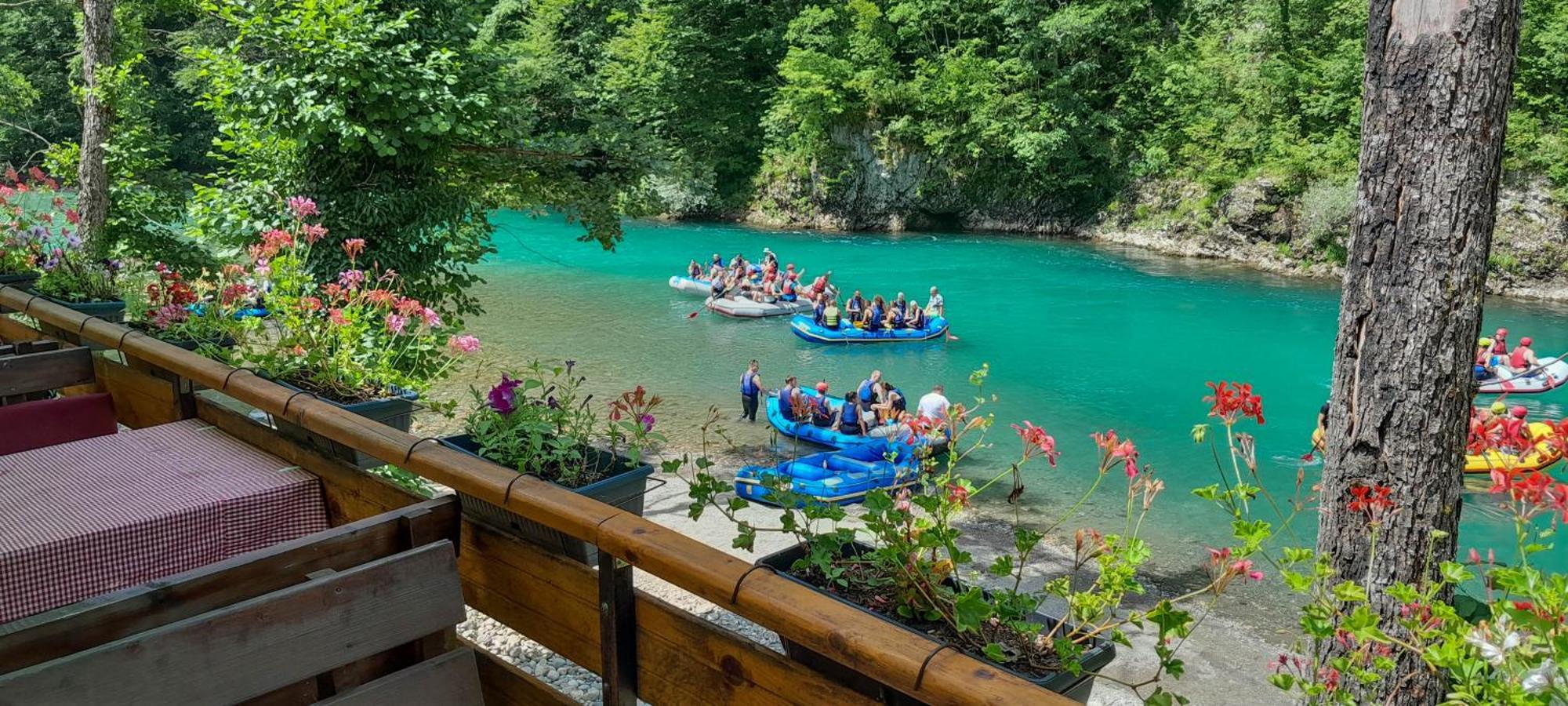 Rafting Camp Encijan Hotell Foca Exteriör bild