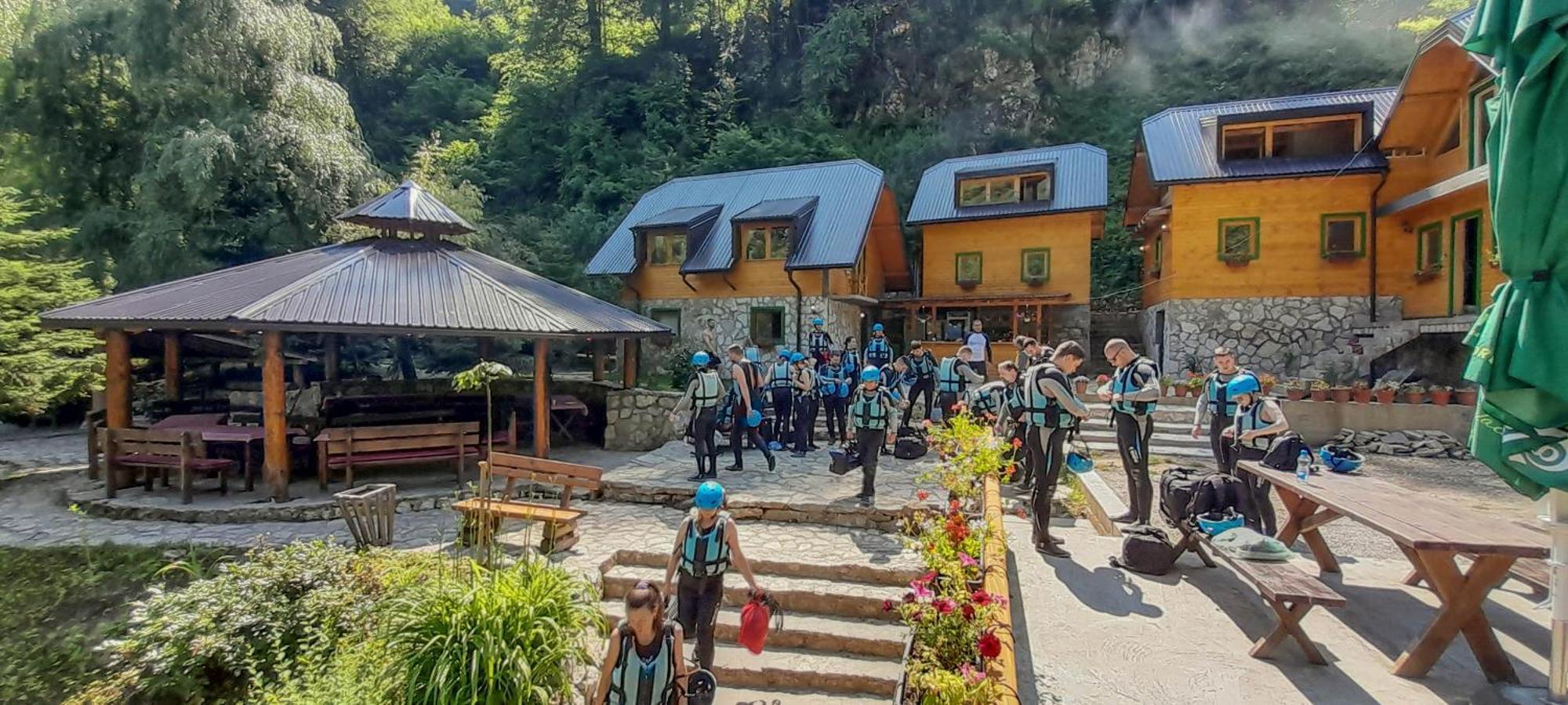Rafting Camp Encijan Hotell Foca Exteriör bild